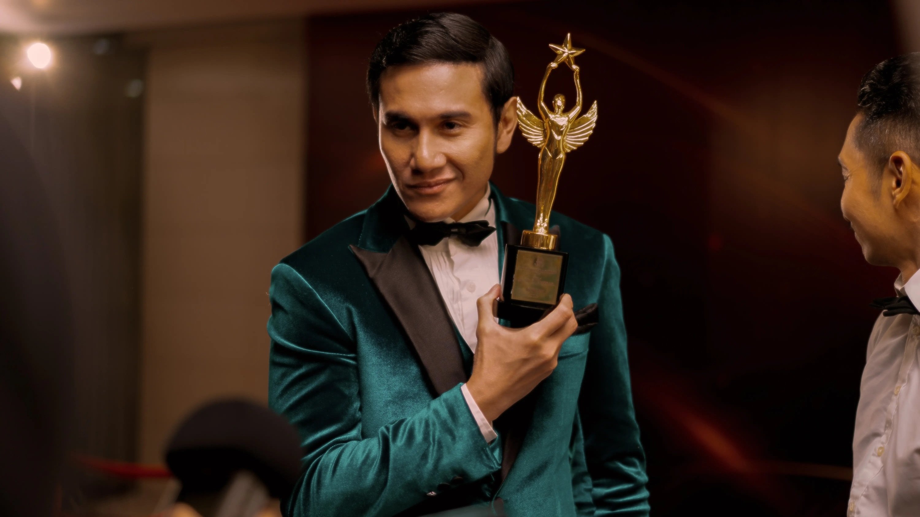 Xem phim Lạc Trong Hào Quang Vietsub HD