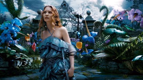 Poster phim Alice Ở Xứ Sở Trong Gương