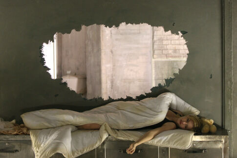 Poster phim Captivity