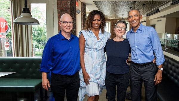 Poster phim Công xưởng Hoa Kỳ: Trò chuyện với vợ chồng Obama