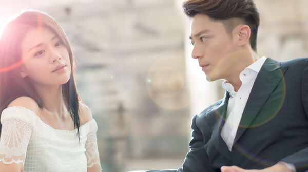 Poster phim Hãy Nhắm Mắt Khi Anh Đến