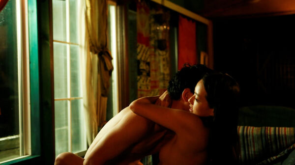 Poster phim Người Phụ Nữ Ướt Dưới Gió