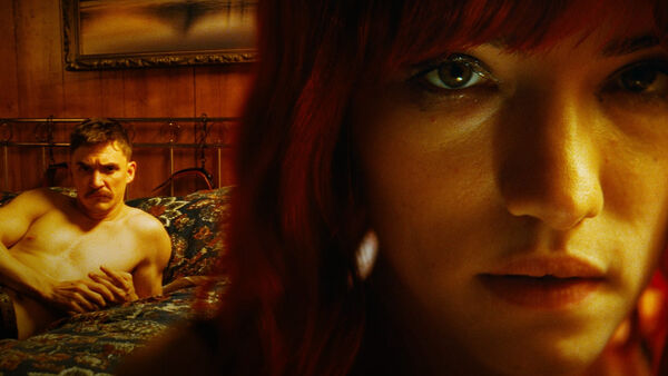 Poster phim Strange Darling